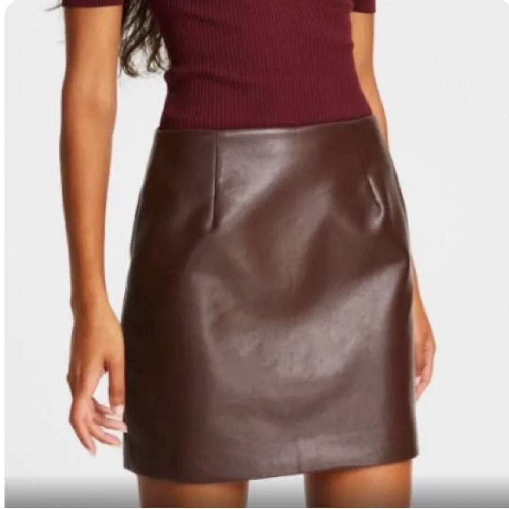 Leyden super soft brown leather mini skirt. Size Large